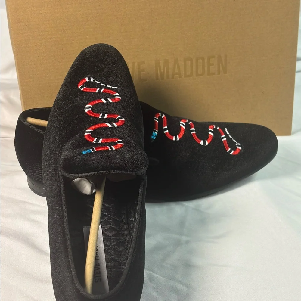 Steve Madden Mixin Black‎ Velvet Snake Embroidered Loafers Size 8 New in Box